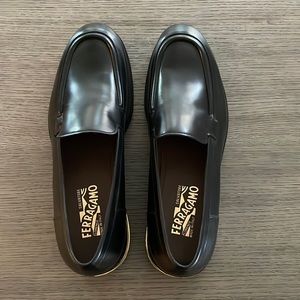 Ferragamo mens black  loafers size 11.5 never worn